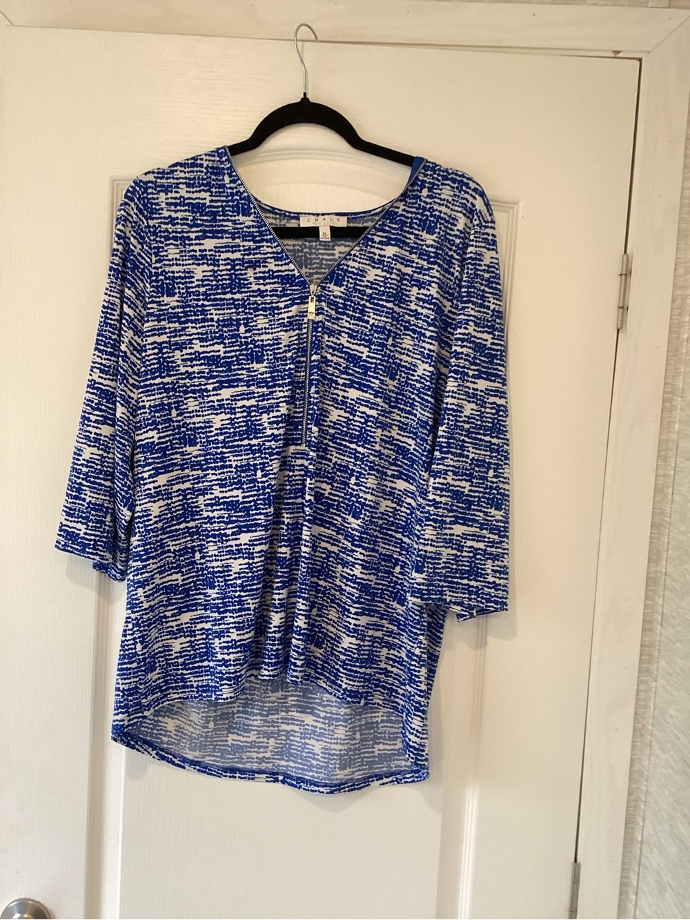 Chaus Blue and White Printed V-Neck Zip Front Blouse XL EUC